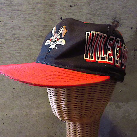 90s NIKE ルーニー・テューンズ キャップ ブラック 90s NIKE ルーニー・テューンズ キャップ ブラック Vintage 1991