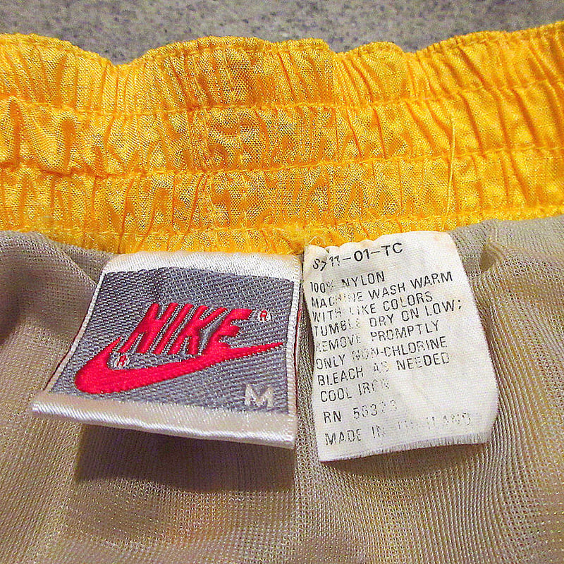 ビンテージ90's○NIKEナイロンスイムショーツ黄size M○220628m6-m-swi