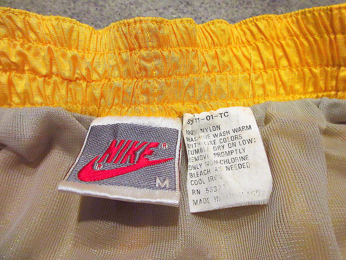ビンテージ90's○NIKEナイロンスイムショーツ黄size M○220628m6