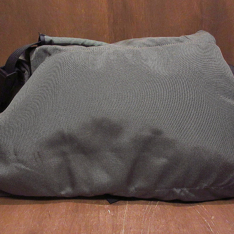 patagonia メッセンジャーバッグ グレー　クリティカルハーフマス patagonia パタゴニア Patagonia クリティカル マス バッグ