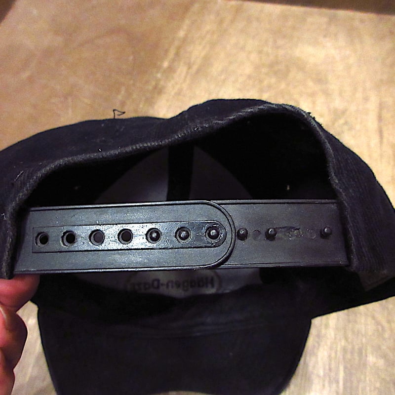 ビンテージ90's○Haagen Dazs刺繍入りコットンスナップバック