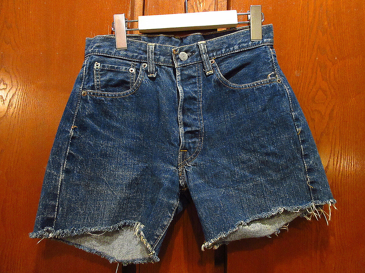 Levi's ヴィンテージ　ビックE ショートデニム ビンテージ60's○Levi's 501 BIG Eデニムカットオフショーツ実寸W68cm