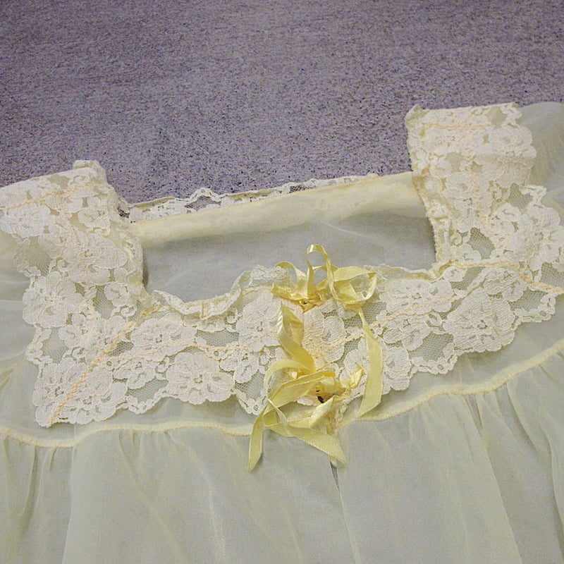vintageヴィンテージロングドレス総レースグリーン透け感レトロUSA海外古着 送料無料】フランス買い付け モスグリーン X ラメ入りゴールド