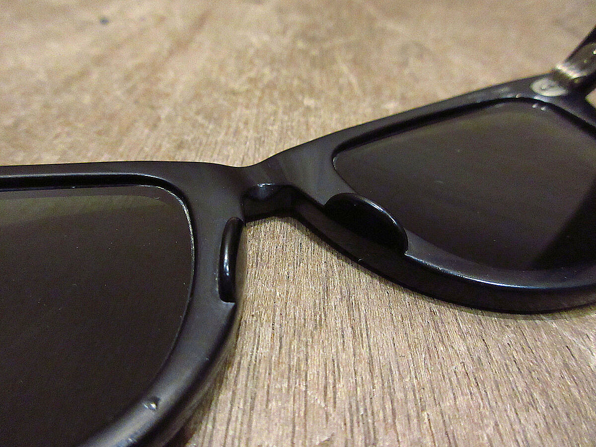 ビンテージ70's80's○ケース付きB&L Ray-Banウェイファーラー黒 ビンテージ70's80's○ケース付きB&L Ray-Banウェイファーラー黒
