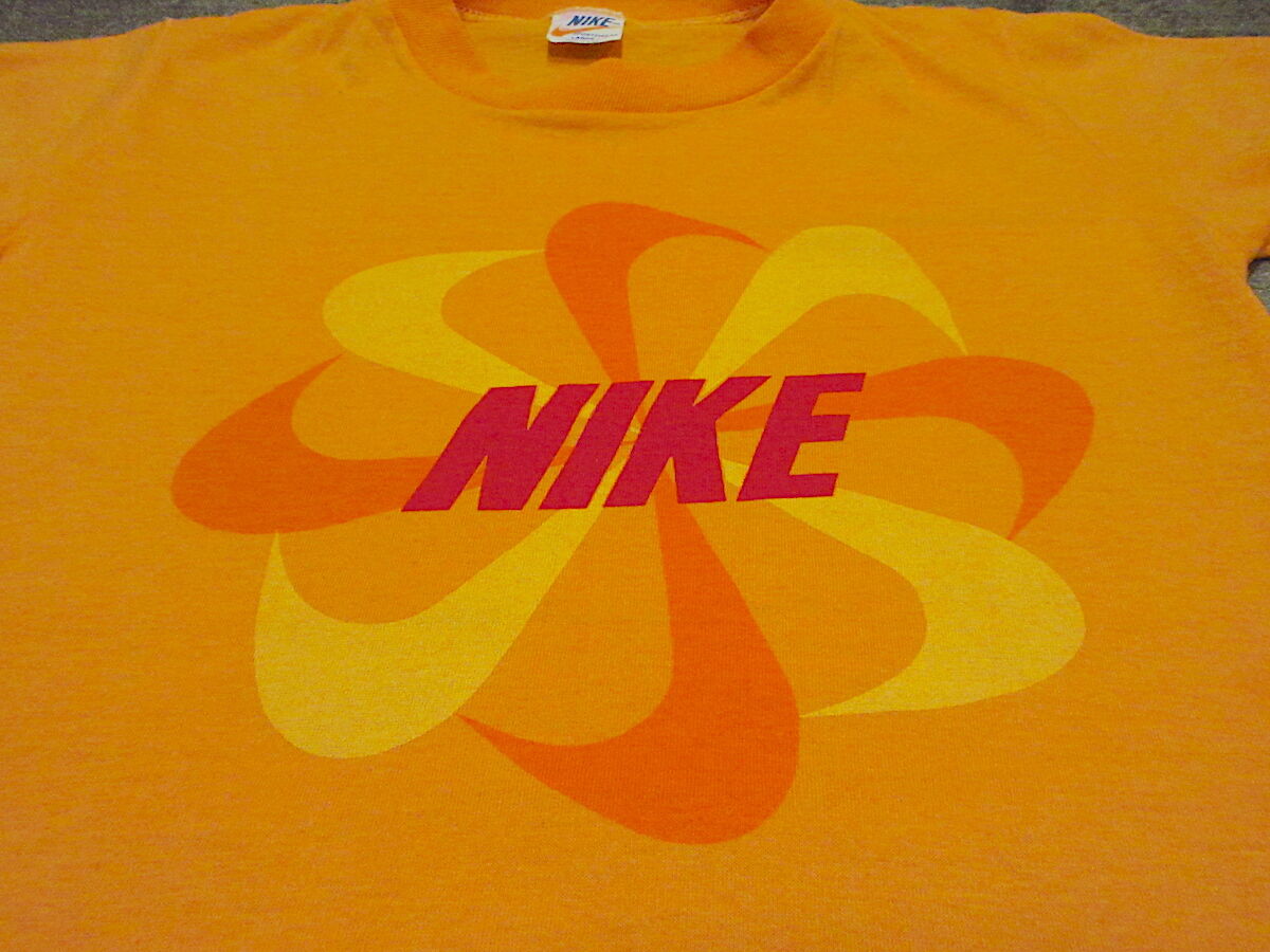 ツートン! 80s NIKE オレンジタグTシャツ赤✕白 ビンテージスウォッシュ NIKE - 希少! 80s ビンテージ NIKE 紺タグ ナイキ Tシャツ レア