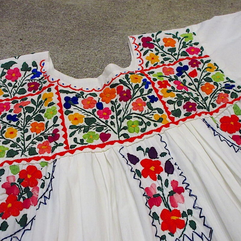 ビンテージ70's○花刺繍入りメキシカンワンピース白○220805r8-w-ssdrs