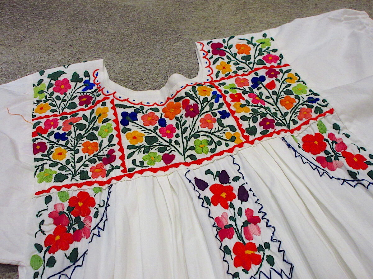 ビンテージ70's○花刺繍入りメキシカンワンピース白○220805r8-w ビンテージ70's○花刺繍入りメキシカンワンピース白○220805r8-w