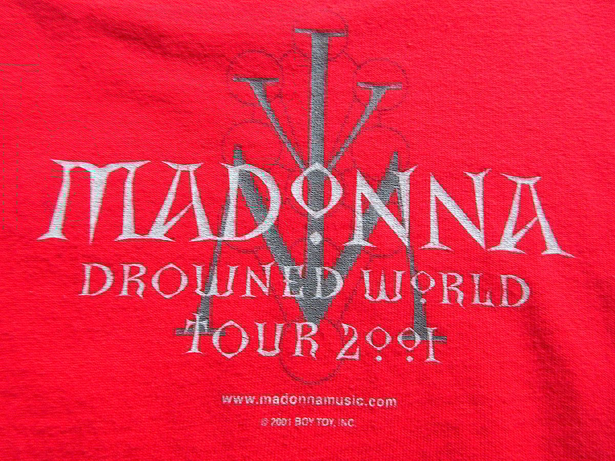 2000's○MADONNAワールドツアーTシャツ赤size L○240610k2-m-tsh 2000's○MADONNAワールドツアーTシャツ赤size L○240610k2-m-tsh