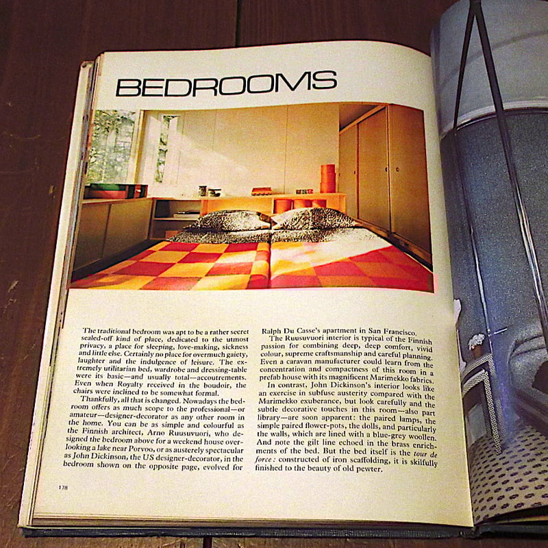 ビンテージ○Modern Furniture and Decorationブック○260131