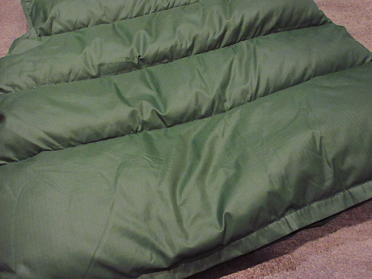 80sビンテージ frostline ダウンベスト ビンテージ70's80's○frostlineナイロンダウンベスト緑size L