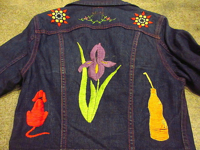 登美 刺繍模様 デニムジャケット　お値下げしました◎ 楽天市場】背中花柄鳳凰刺繍ダメージデニムジャケット／アンド