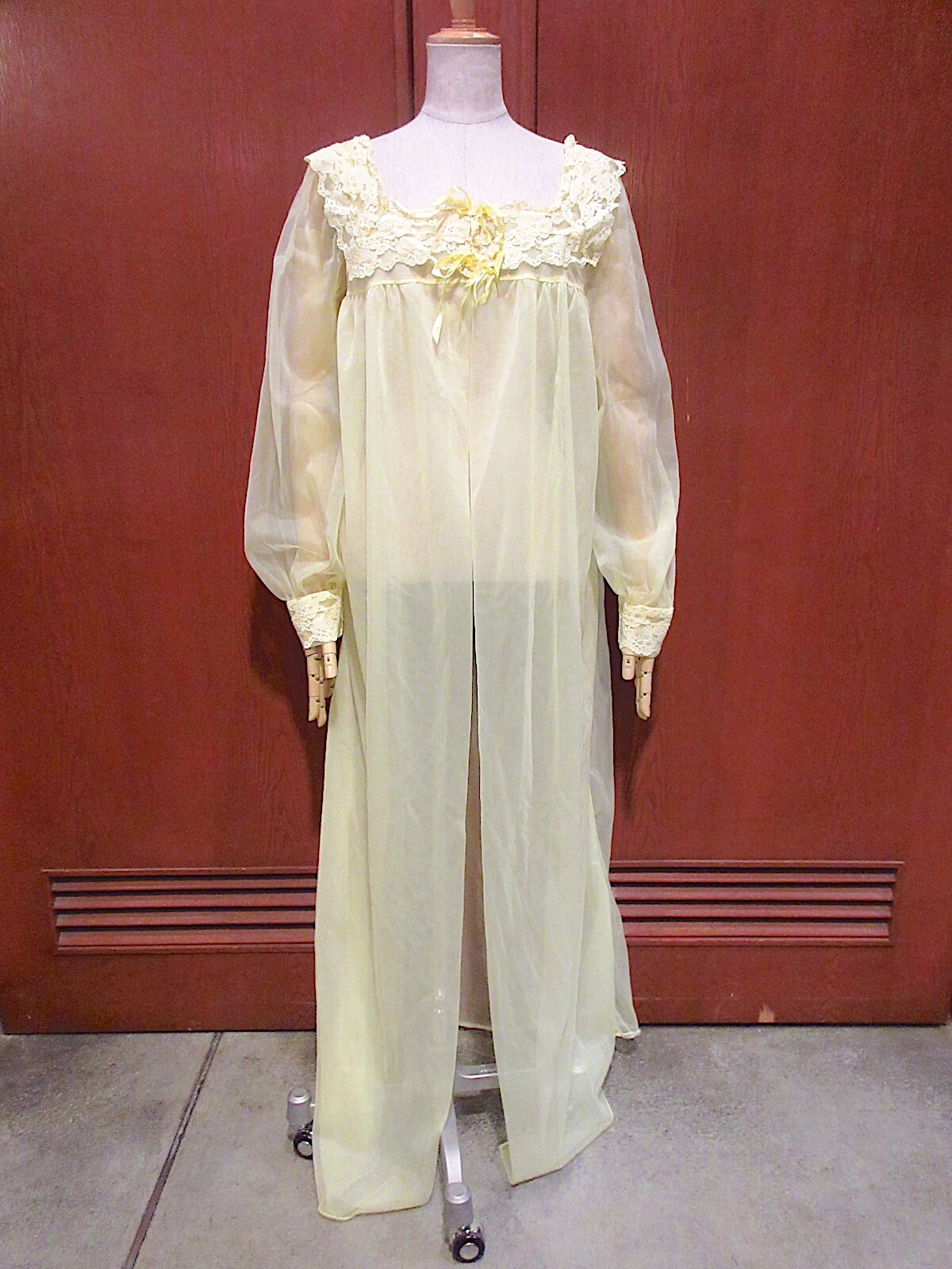 古着 ビンテージ 70s 蝶 紺 シースルー テロテロ ワンピース ネグリジェ 古着 ビンテージ 70s 蝶 紺 シースルー テロテロ ワンピース