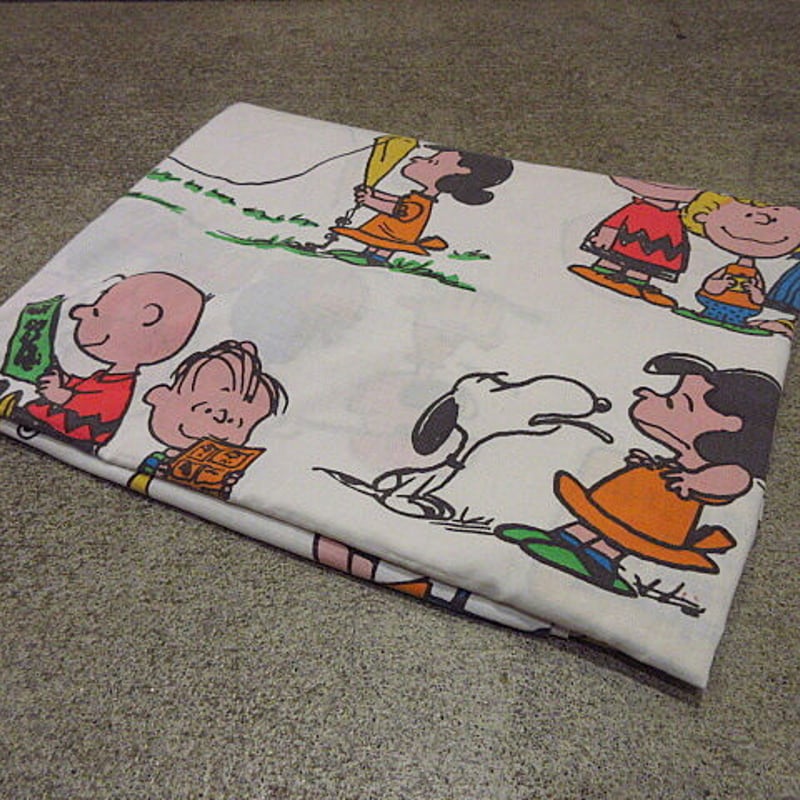 PEANUTS スヌーピー ベッドシーツ ビンテージ 70s ① ビンテージ70's○ピーナッツ総柄ベッドシーツsize 233cm × 162cm