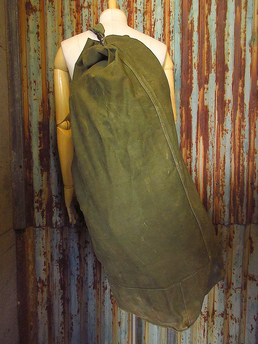 米軍実物 60’s ダッフルバッグ ディプロイメントバッグ キャンバス オリーブ 楽天市場】米軍 コーデュラナイロン ダッフルバッグ オリーブ 新タイプ