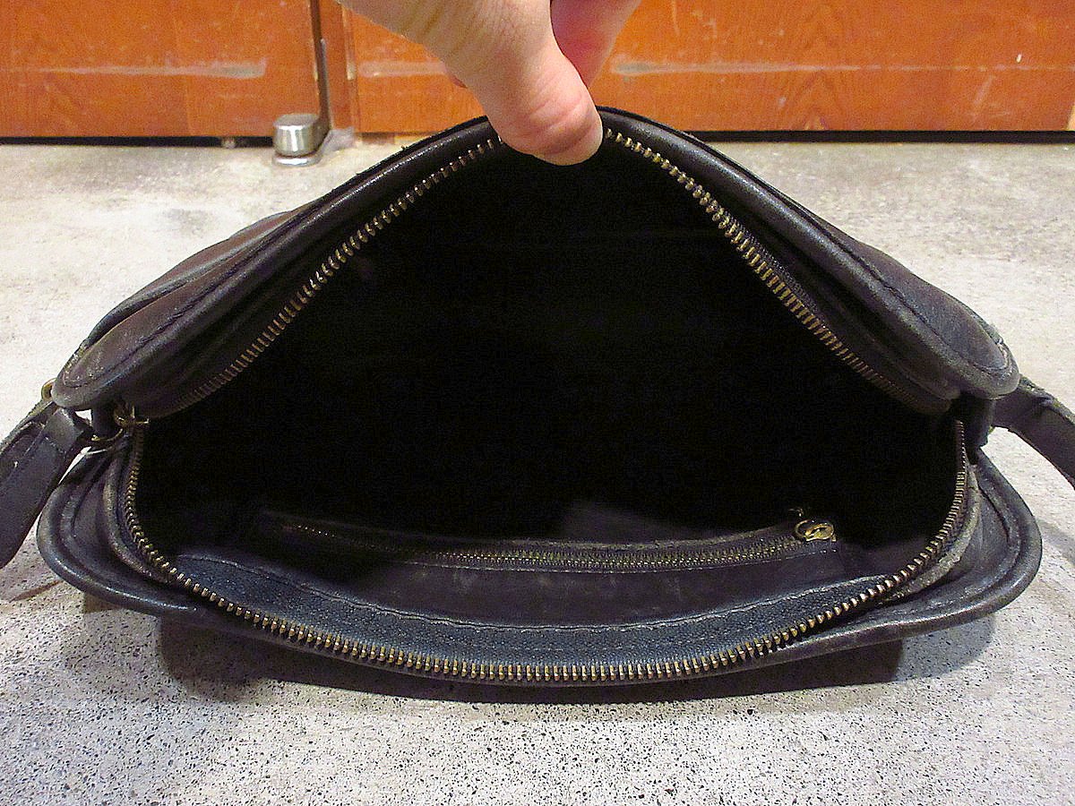 ビンテージ○オールドコーチレザーショルダーバッグ黒○240522i8 ビンテージ○オールドコーチレザーショルダーバッグ黒○240522i8
