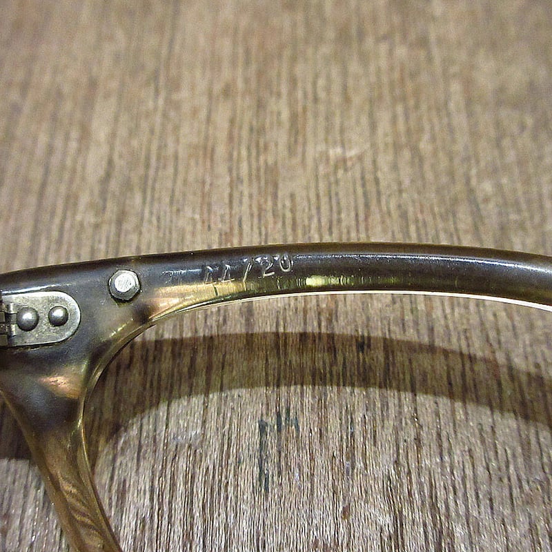 点眼容器形態見本 アンティーク アンティークの嗅ぎ壜とフラコン・ア・セル