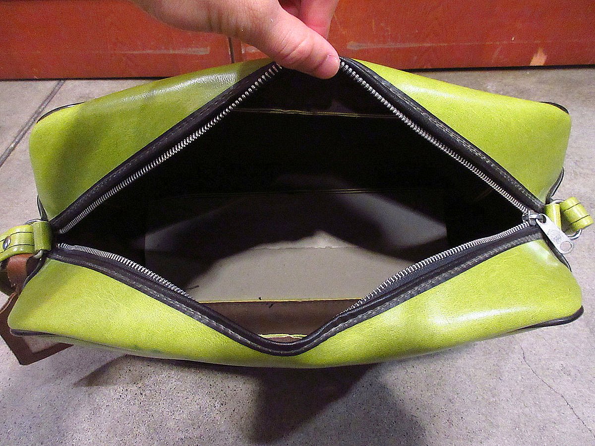 【00s adidas】レアルマドリード　ハンドバッグ　フェイクレザー　古着 00s adidas】レアルマドリード ハンドバッグ フェイクレザー