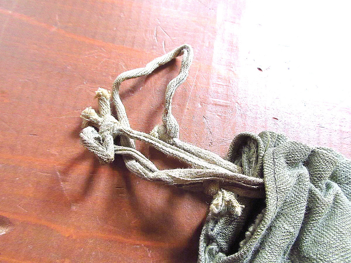 イギリス軍 1943年製 RED CROSS　(赤十字） ショルダーバッグ イギリス軍 1943年製 RED CROSS(赤十字） ショルダーバッグ