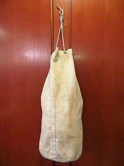 50s ヴィンテージ フランス軍 キャンバスコットン ランドリーバッグ 個人装備 フランス軍 キャンバス シーサック ホワイト USED BD029UN <br