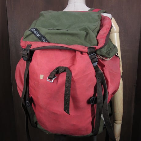 ジュンキング ヴィンテージの軍用リュックサック(鉄板入り) ジュン