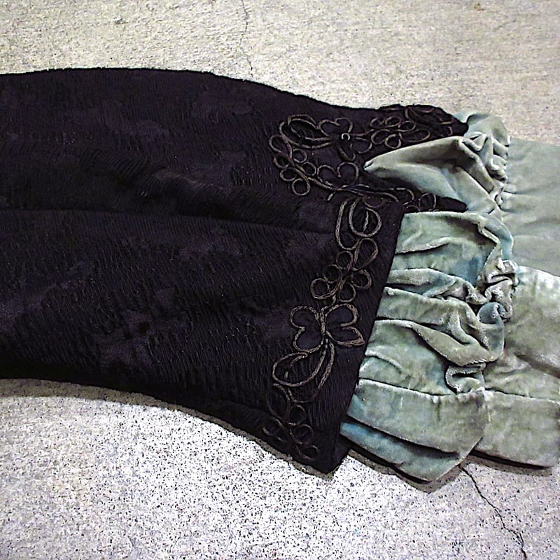 ビンテージ~1900's○ヴィクトリアン刺繍柄長袖ワンピース黒×水色
