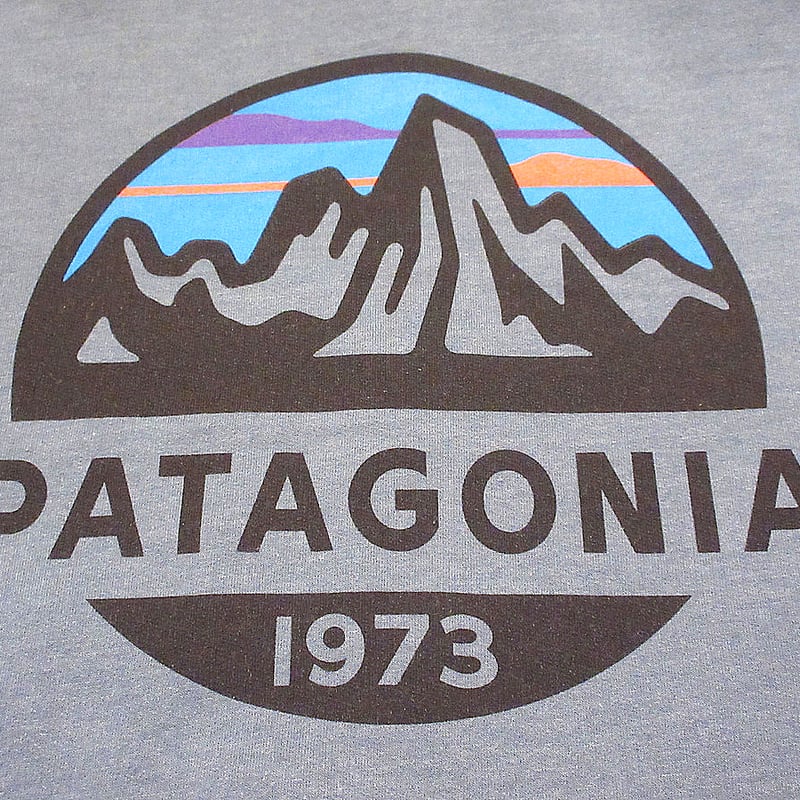 Patagonia○ロゴプリントオーガニックコットンジップアップ Patagonia○ロゴプリントオーガニックコットンジップアップ