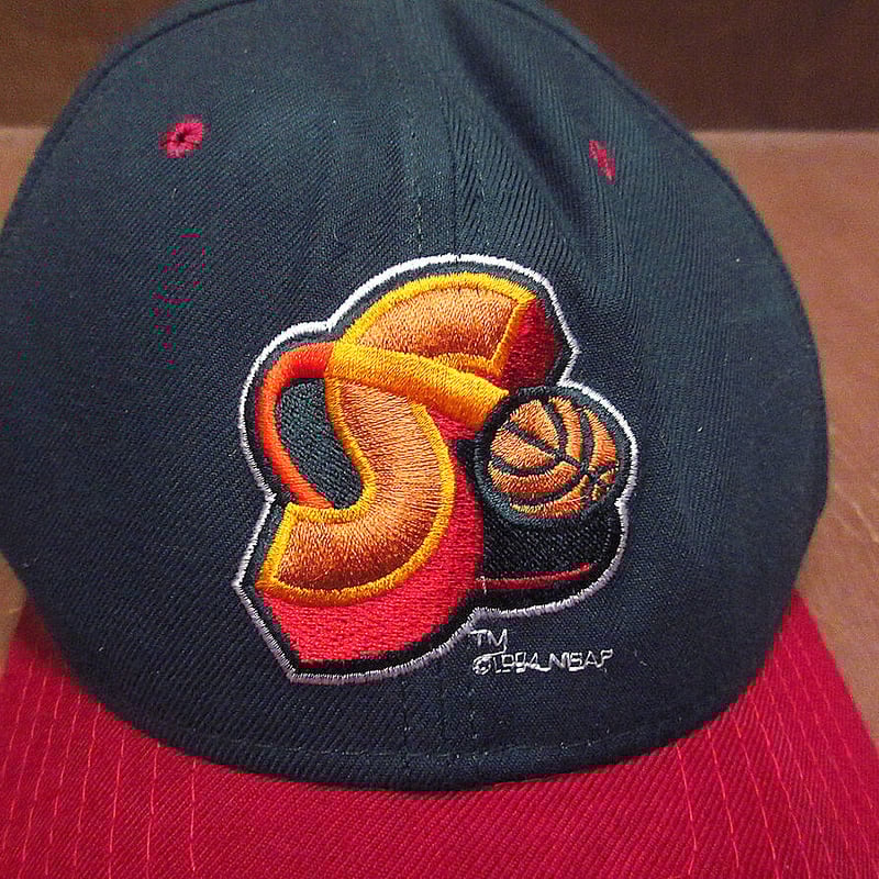 ビンテージ90's○DEADSTOCK New Era SONICSスナップバックキャップ○2