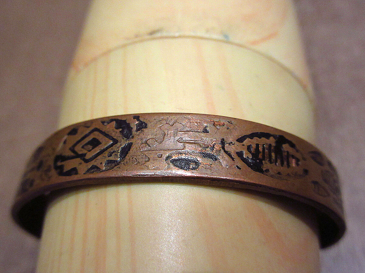 ZWQ バングル ビンテージ インディアンジュエリー　ナバホ　ズニ F ZWQ バングル ビンテージ インディアンジュエリー ナバホ ズニ F ZWQ