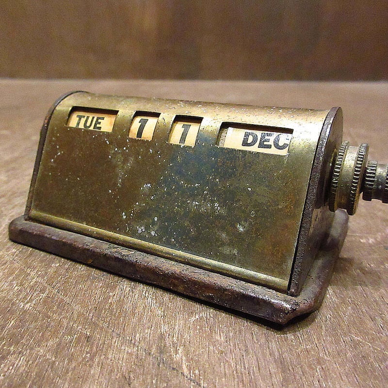 1934年 ビンテージ メタルデスクカレンダー ゴールド 30sアメリカUSA 1934年 ビンテージ メタルデスクカレンダー ゴールド 30s