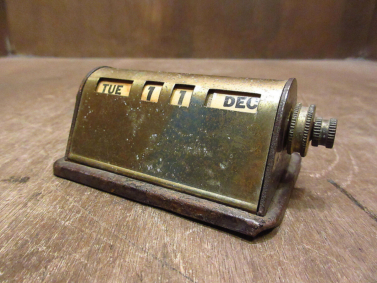 1934年 ビンテージ メタルデスクカレンダー ゴールド 30sアメリカUSA 1934年 ビンテージ メタルデスクカレンダー ゴールド 30s