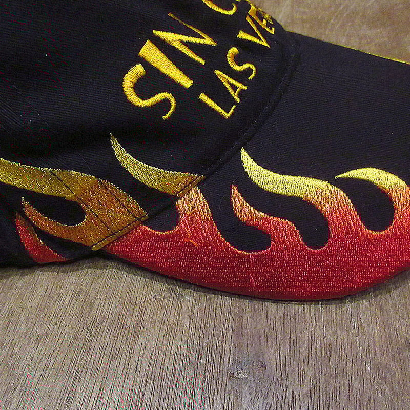 ビンテージ90's○SIN CITY LAS VEGASファイヤーパターン刺繍入り