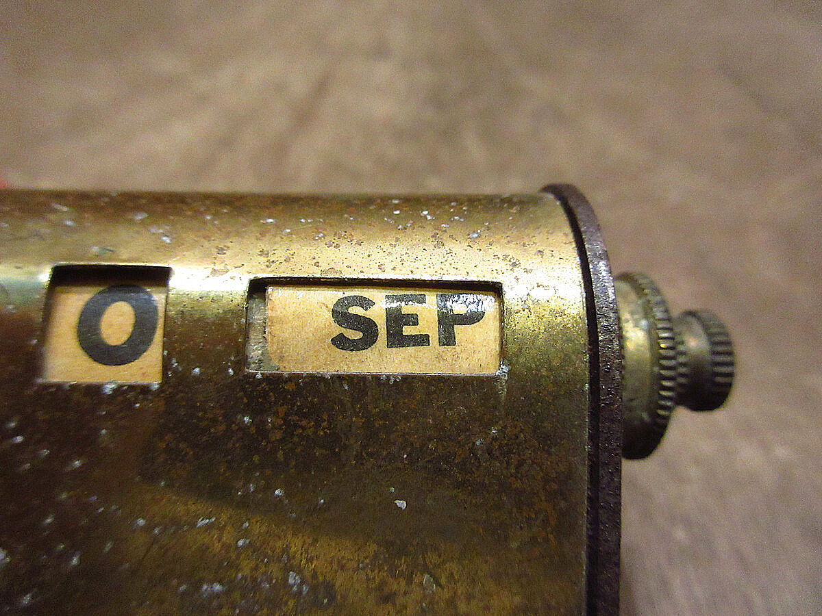 1934年 ビンテージ メタルデスクカレンダー ゴールド 30sアメリカUSA 1934年 ビンテージ メタルデスクカレンダー ゴールド 30s