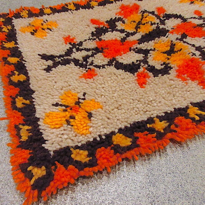 古着 ビンテージ 70s 花 グラニー ブランケット 花柄 大判 キャンプ ラグ 古着 ビンテージ 70s 蜘蛛の巣 グラニー ブランケット 大判