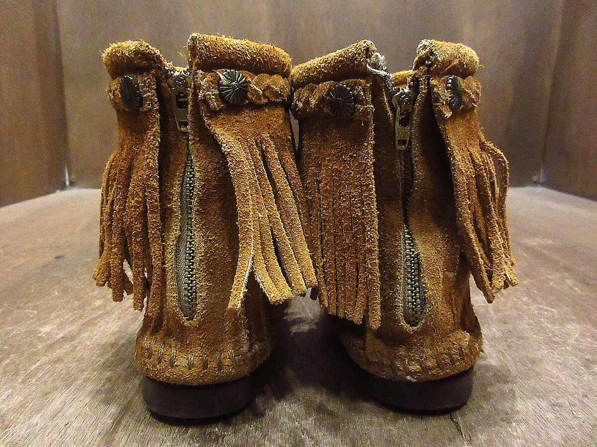 MINNETONKA○レディースフリンジ付きスウェードモカシンブーツ茶 MINNETONKA○レディースフリンジ付きスウェードモカシンブーツ茶