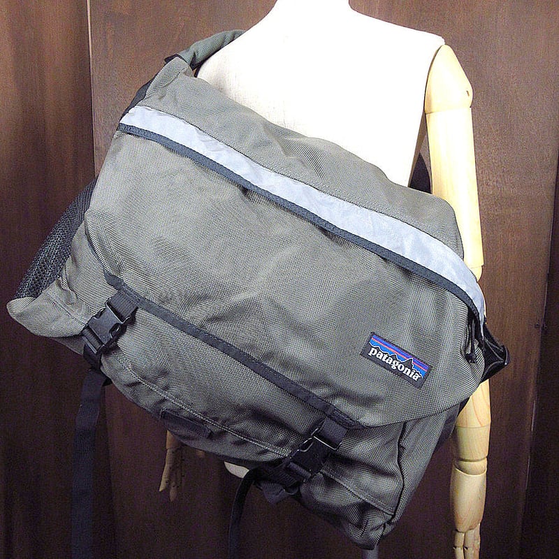 atagoniaナイロンメッセンジャーバッグ○220119k2-bag-shd atagoniaナイロンメッセンジャーバッグ○220119k2-bag-shd