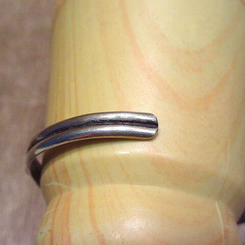 オールドナバホ バングル スターリング シルバー ターコイズ ビンテージ○ナバホターコイズスターリングシルバーバングル