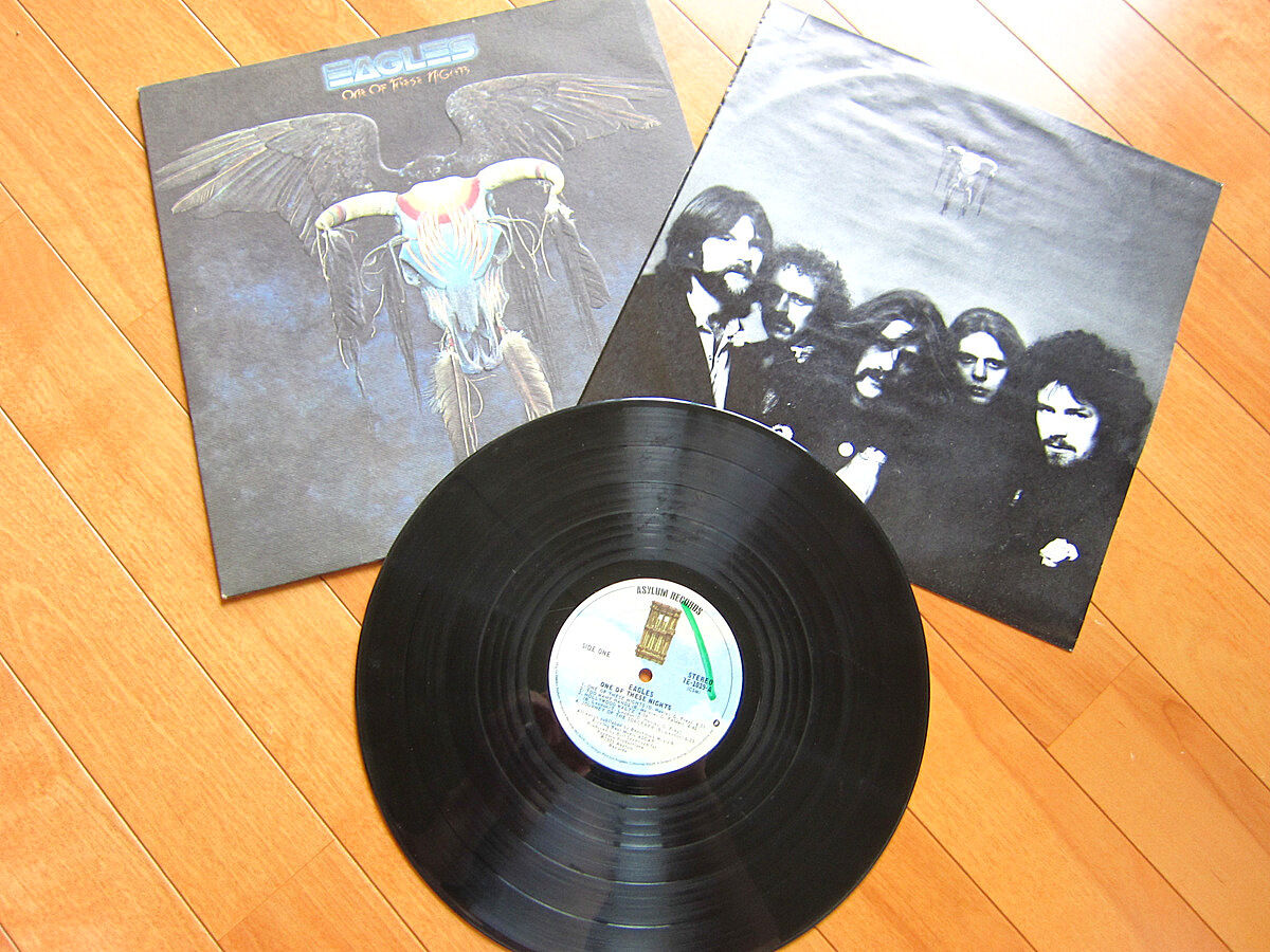 EAGLES○ONE OF THESE NIGHTS ASYLUM RECORDS 7E-10