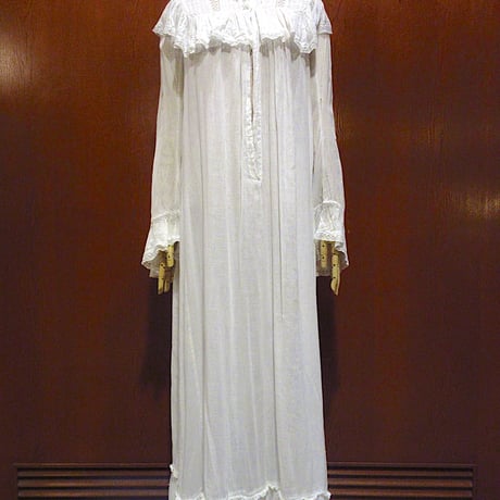 ヴィクトリアンレース刺繍ドレス ヴィクトリアンレース刺繍ドレス