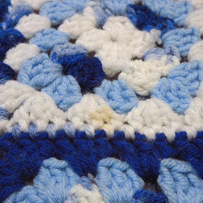 ブランケット 青 編み物 青と白の波模様のブランケット、ハンドメイド