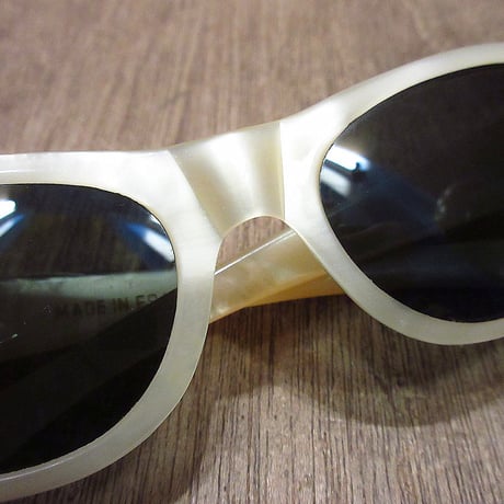 ビンテージ50's60's●MADE IN FRANCEキャッツアイサングラスホワイトパール●240219i7-eyglsフォックスフランス製レディース白