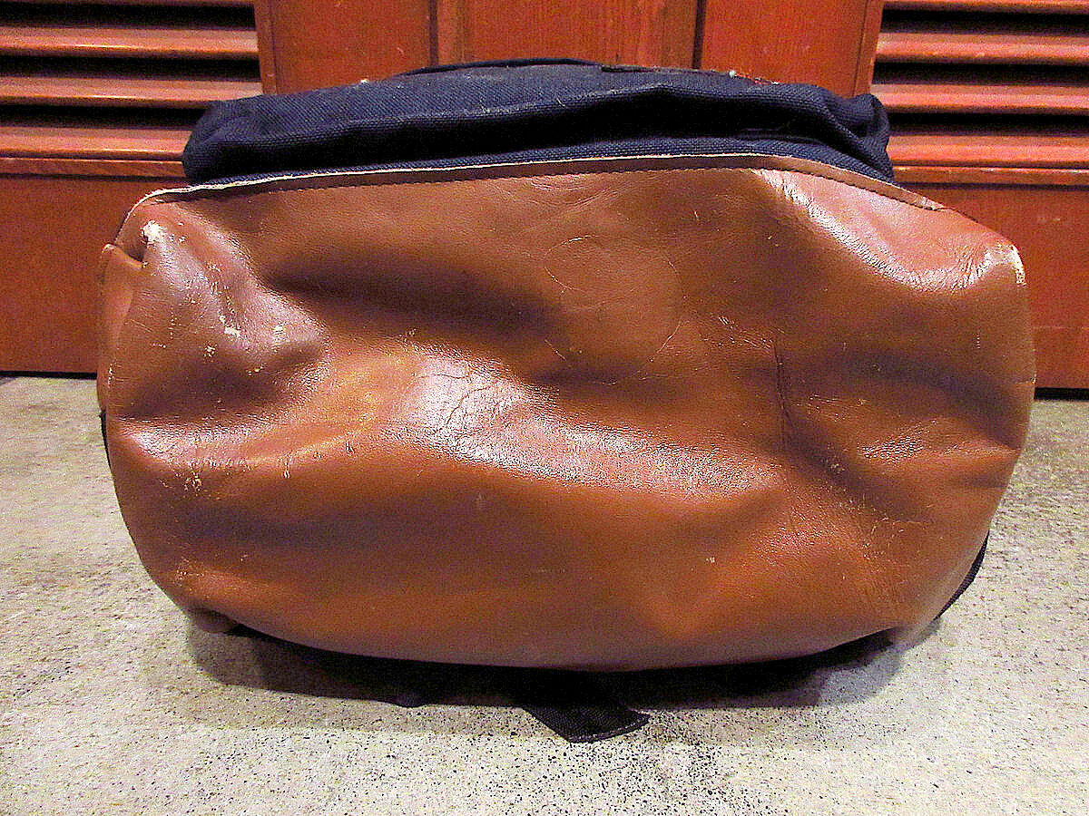 90's イーストパック　アメリカ製　ボトムレザー 80s 90s USA製 EASTPAK イーストパック ボトムレザー リュック