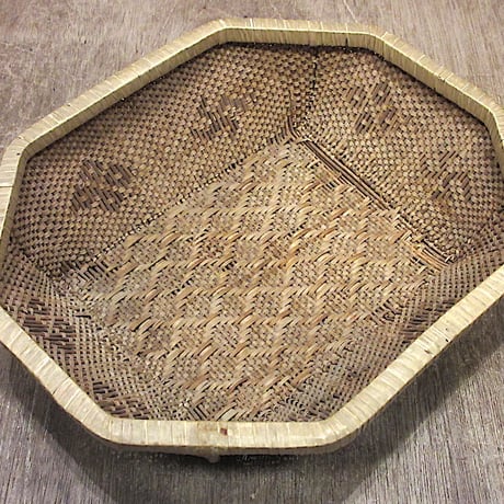 スワスティカ | STORES