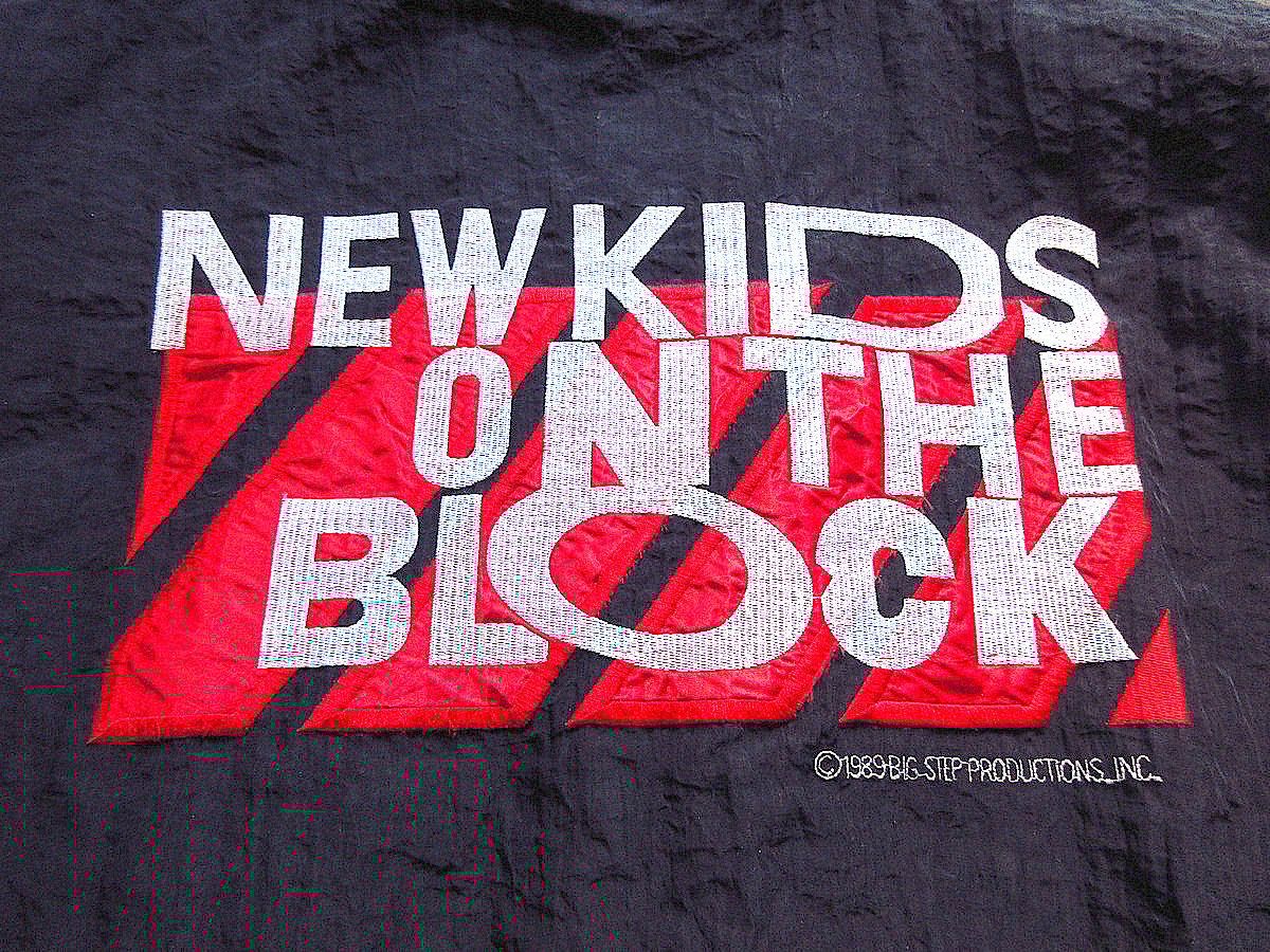 ビンテージ80's○NEW KIDS ON THE BLOCK刺繍入りナイロン