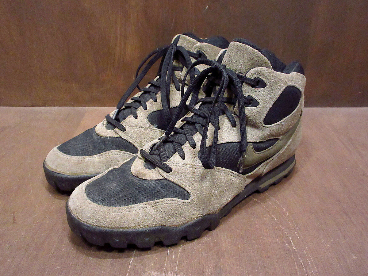 NIKE カルデラ ミッド　トレッキングシューズ NIKE カルデラ ミッド トレッキングシューズ NIKE カルデラ ミッド