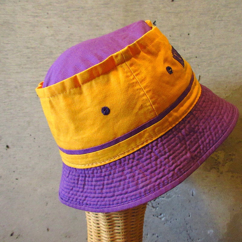ビンテージ70's○WASHINGTON HUSKIESバケットハット紫×黄色size ビンテージ70's○WASHINGTON HUSKIESバケットハット紫×黄色size