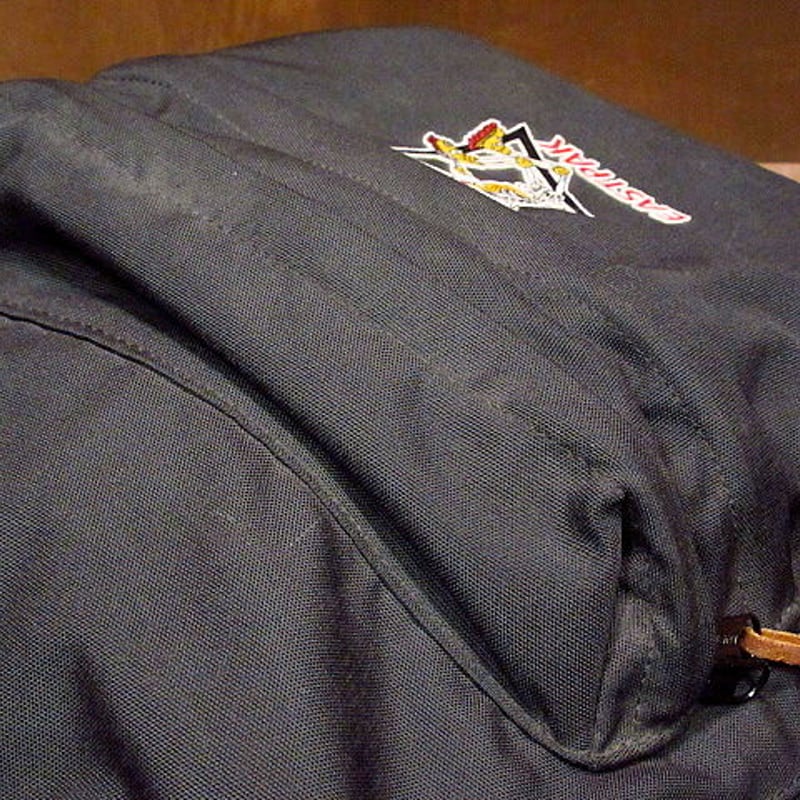 MADE IN U.S.A. EASTPAKワッペン付きボトムレザーバックパック黒