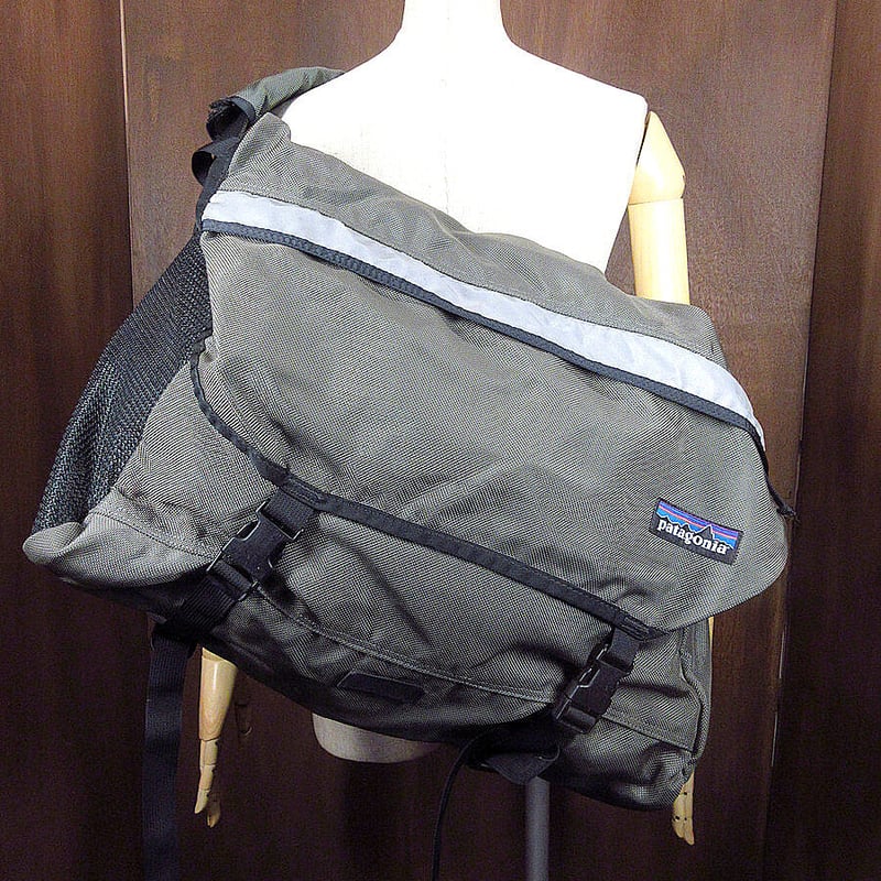 atagoniaナイロンメッセンジャーバッグ○220119k2-bag-shd atagoniaナイロンメッセンジャーバッグ○220119k2-bag-shd