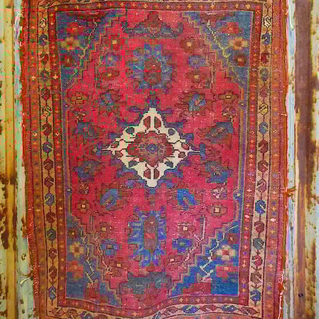 【Vintage rug】138 × 81｜アシンメトリー ヴィンテージラグ Vintage rug】138 × 81｜アシンメトリー ヴィンテージラグ 一点