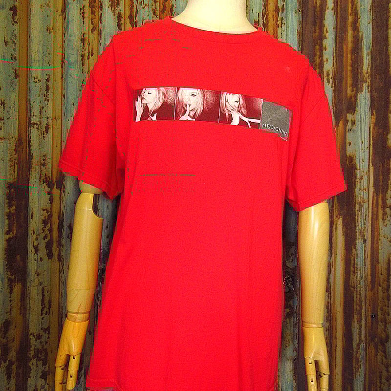 2000's○MADONNAワールドツアーTシャツ赤size L○240610k2-m-tsh 2000's○MADONNAワールドツアーTシャツ赤size L○240610k2-m-tsh