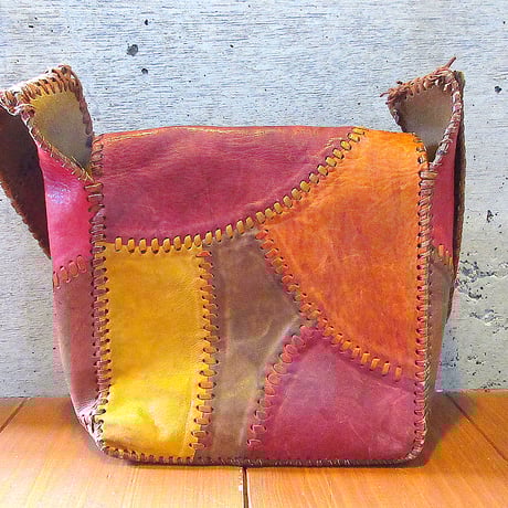 ビンテージ70’s●Charハンドペイントレザーショルダーバッグ●250223k8-bag-shd 1970sヒッピーレトロパッチワーク革製
